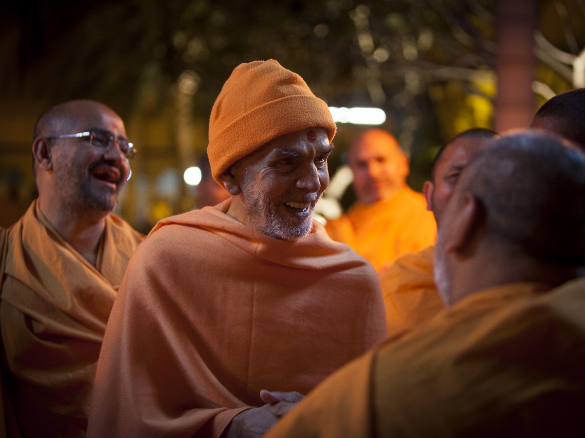 Param Pujya Mahant Swami Maharaj in a divine, jovial mood, 23 Feb 2017