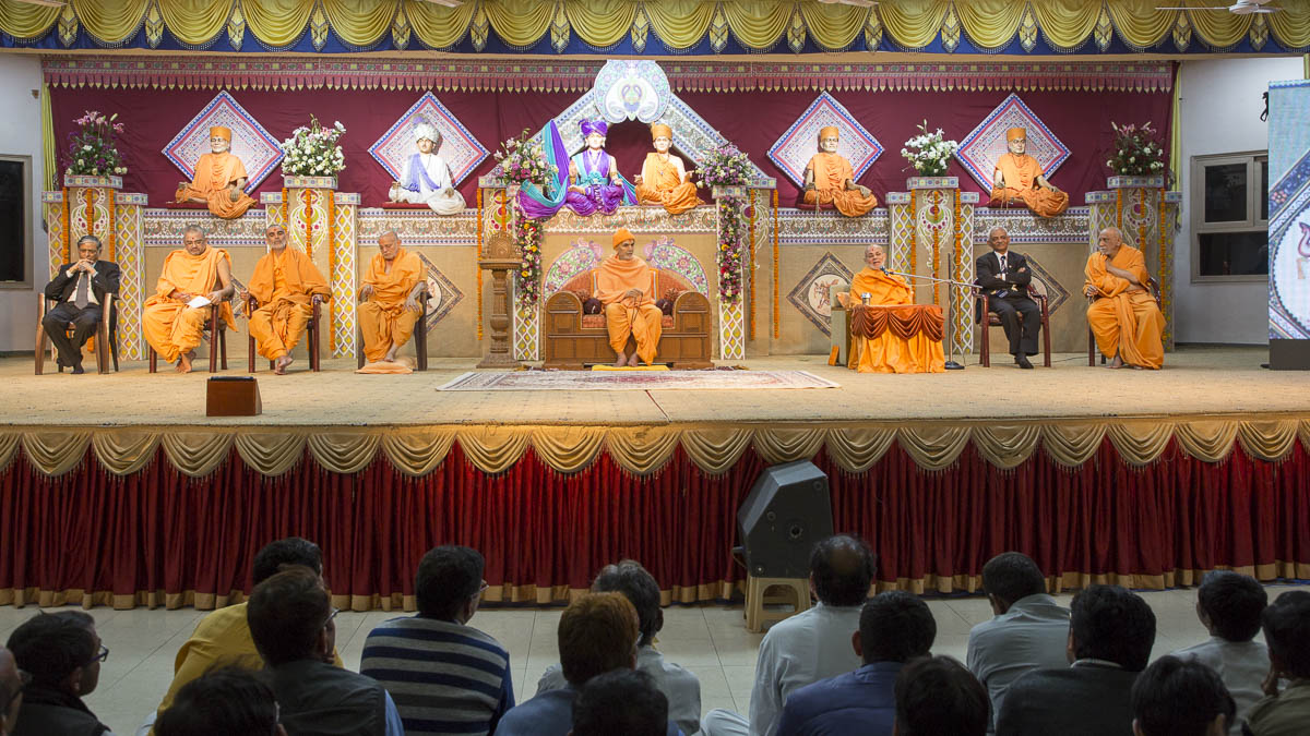 Pujya Viveksagar Swami delivers a speech in the BAPS Swaminarayan Research Institute lecture series, 24 Feb 2017