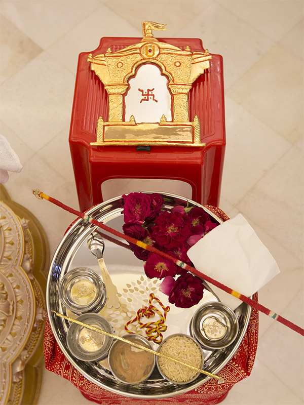 Murti-pratishtha mahapuja rituals