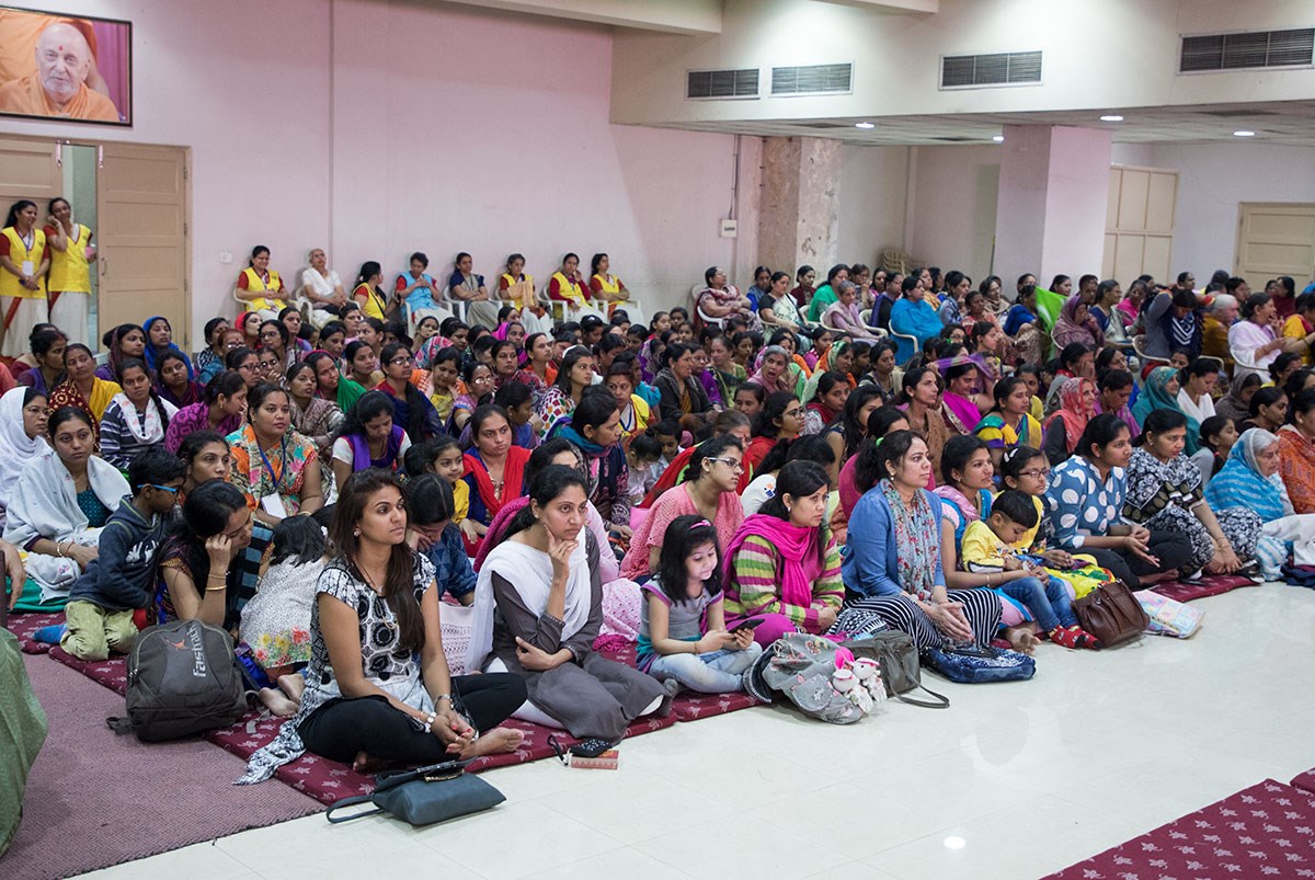 Devotees during the assembly, 2 March 2017