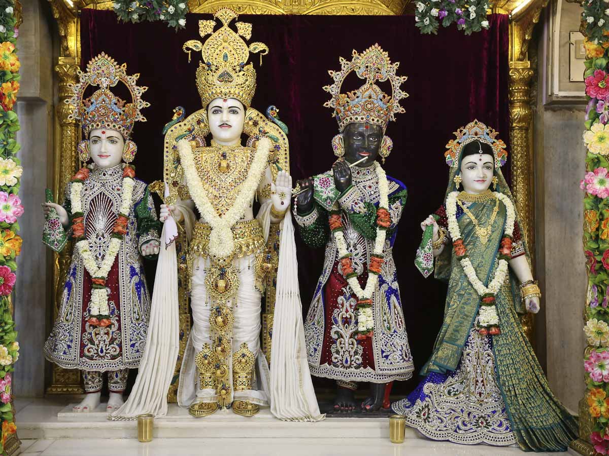 Shri Varninath Maharaj and Shri Gopinath Dev, 12 Mar 2017