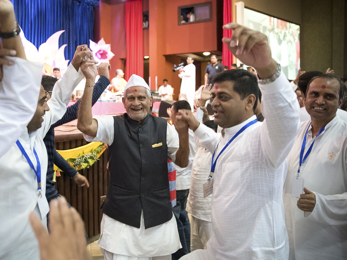 Devotees rejoice in assembly, 19 Mar 2017