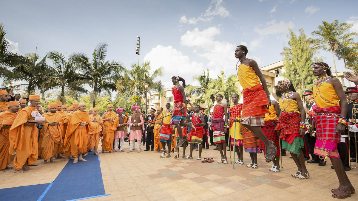 Masai youths perform traditional dance before Param Pujya Mahant Swami Maharaj, 17 Mar 2017