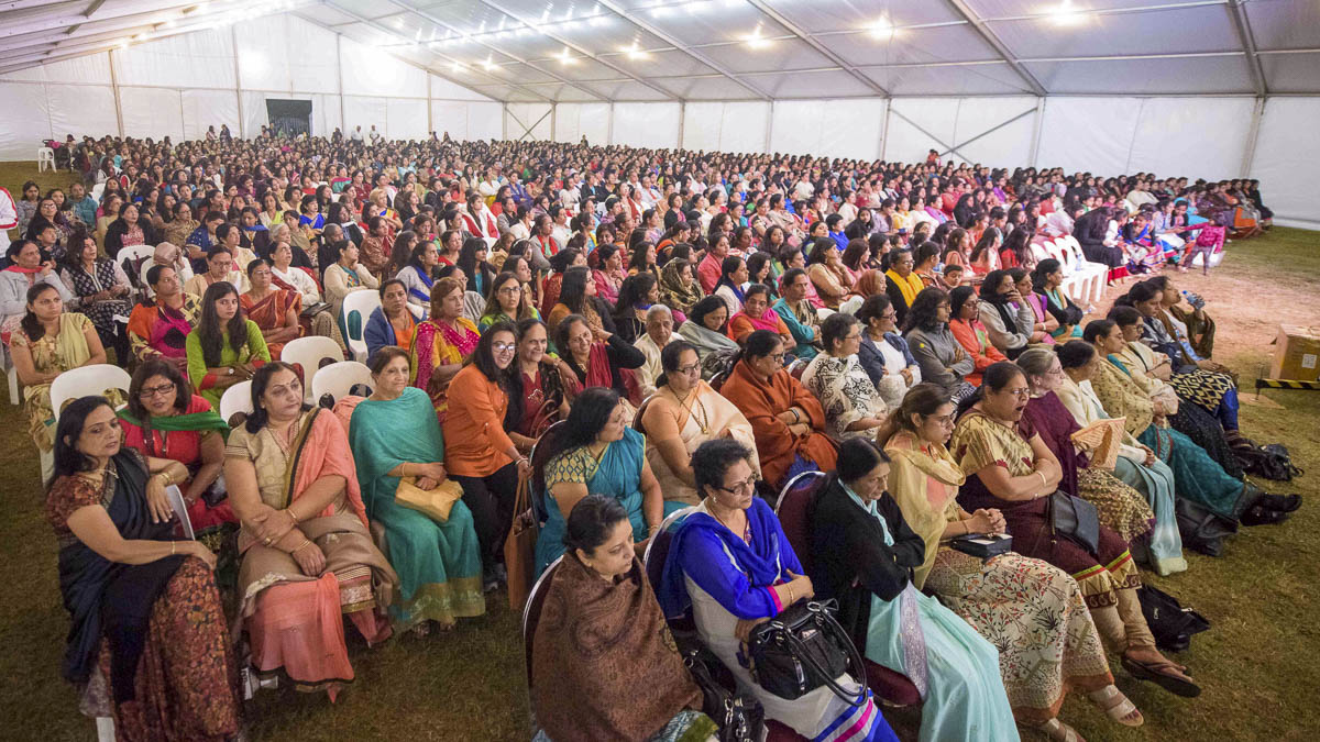 Devotees during the assembly, 26 Mar 2017
