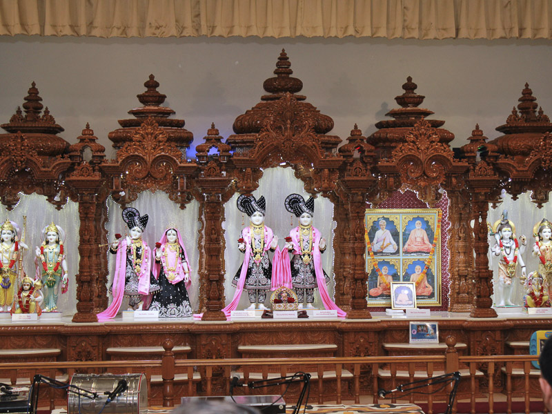 Thakorji at BAPS Shri Swaminarayan Mandir, Wellington