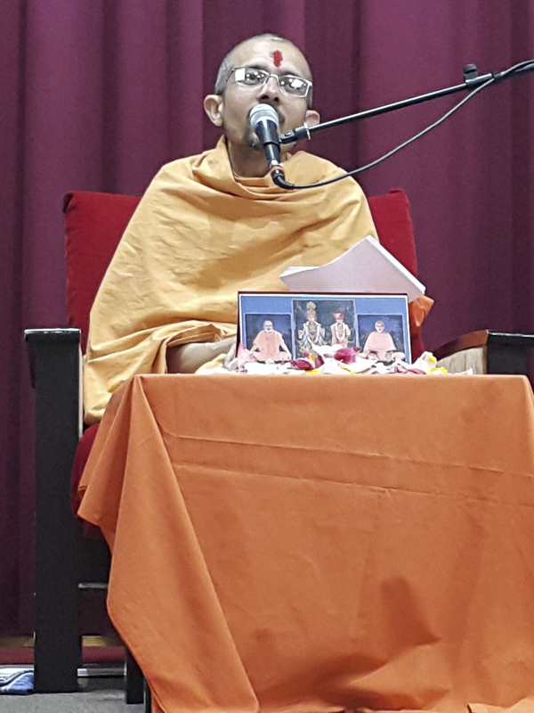 Priyaswarup Swami delivers parayan