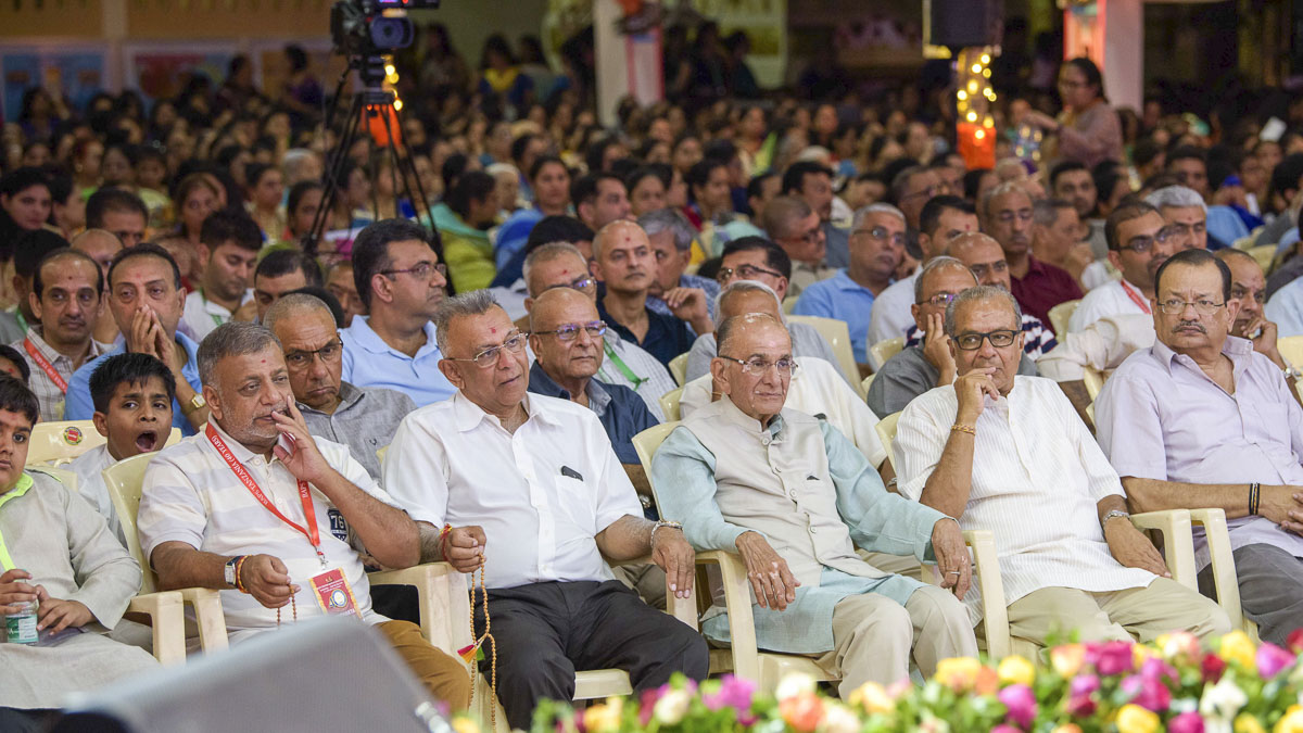 Devotees during the assembly, 31 Mar 2017