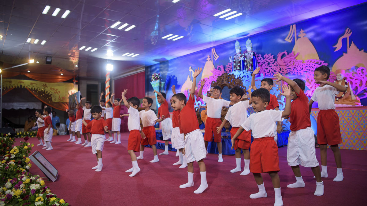 Children perform cultural dance in the assembly, 31 Mar 2017