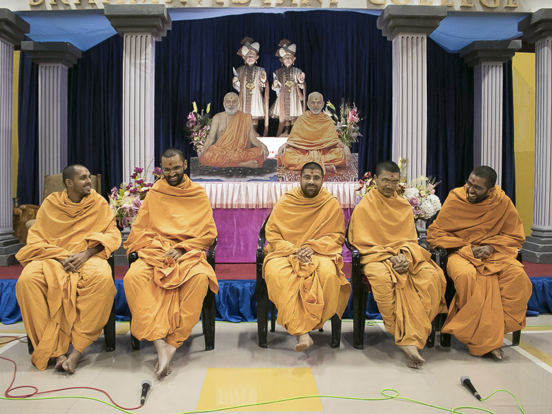Sadhus during Brahmavidyani College shibir