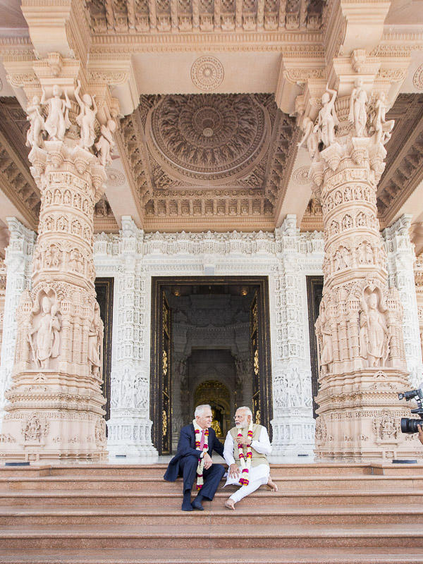 PM Modi and PM Turnbull on the steps of Akshardham Mandir