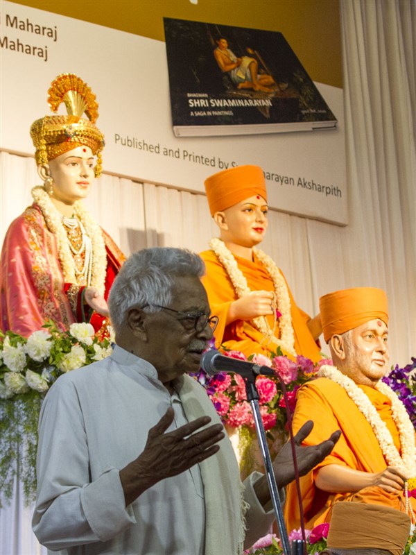 Shri Baba Yogendranath, Artist and Founder Member Sanskar Bharti, addresses the assembly