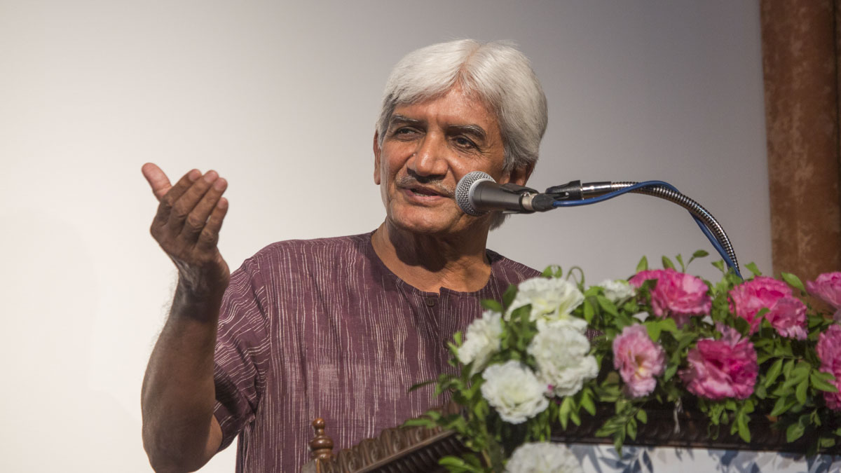 Shri Madhav Ramanuj, poet, artist, former principal: CN School of Fine Arts, addresses the assembly 