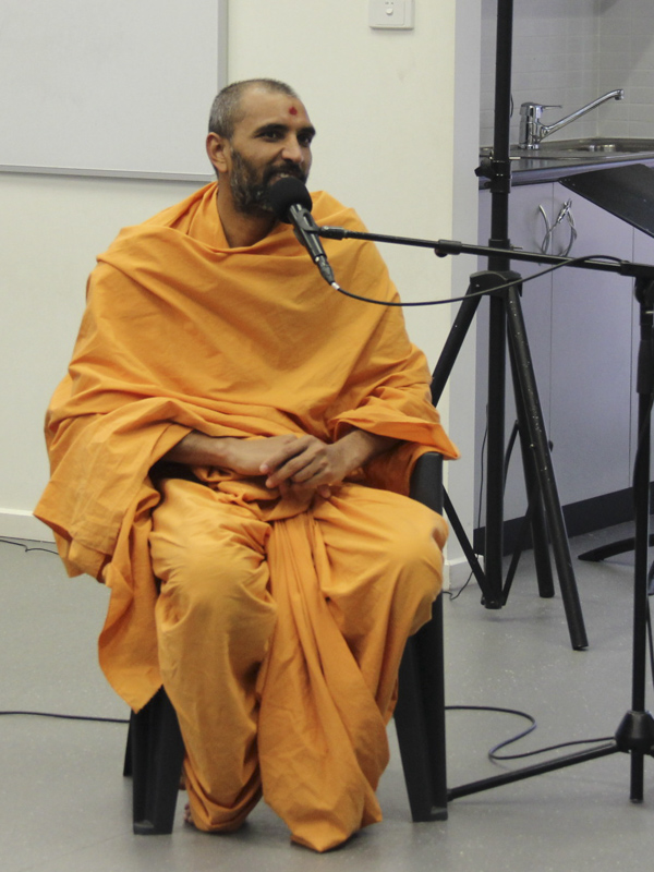 Paramchintan Swami addresses karyakars