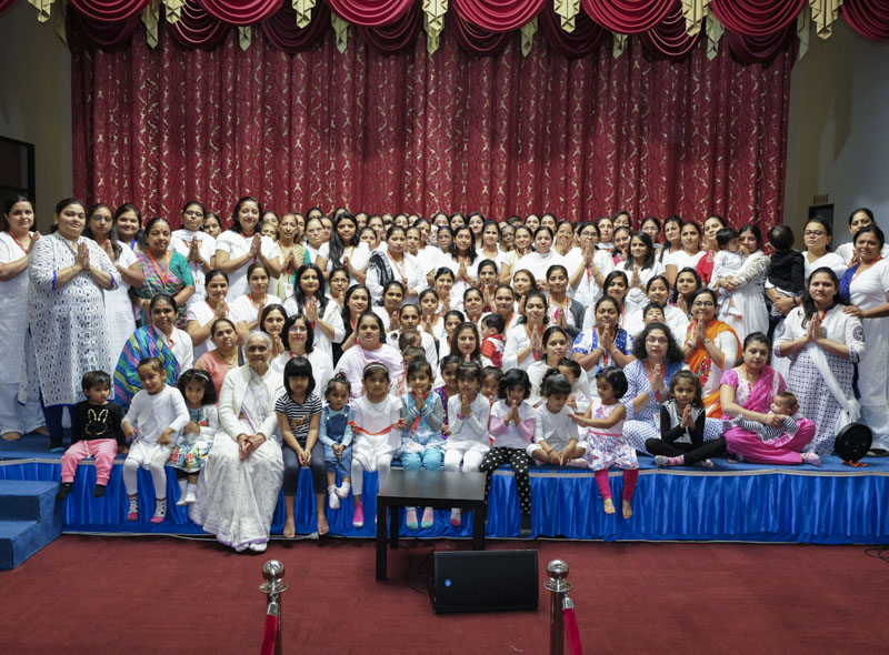 Women karyakars