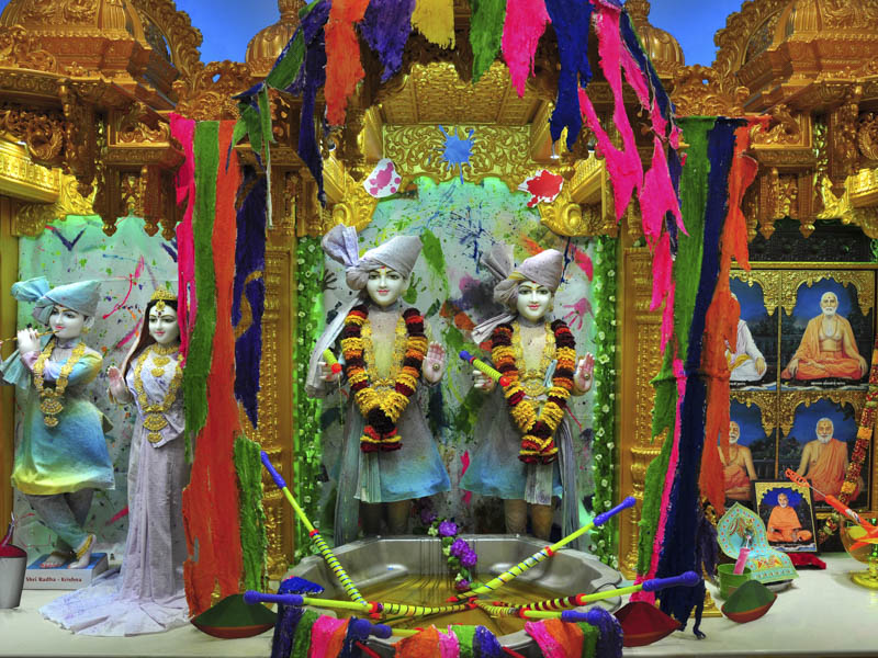 Bhagwan Swaminarayan and Aksharbrahman Gunatitanand Swami 