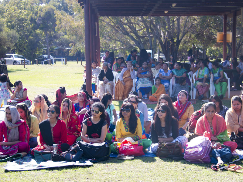 Devotees during the daabra utsav assembly