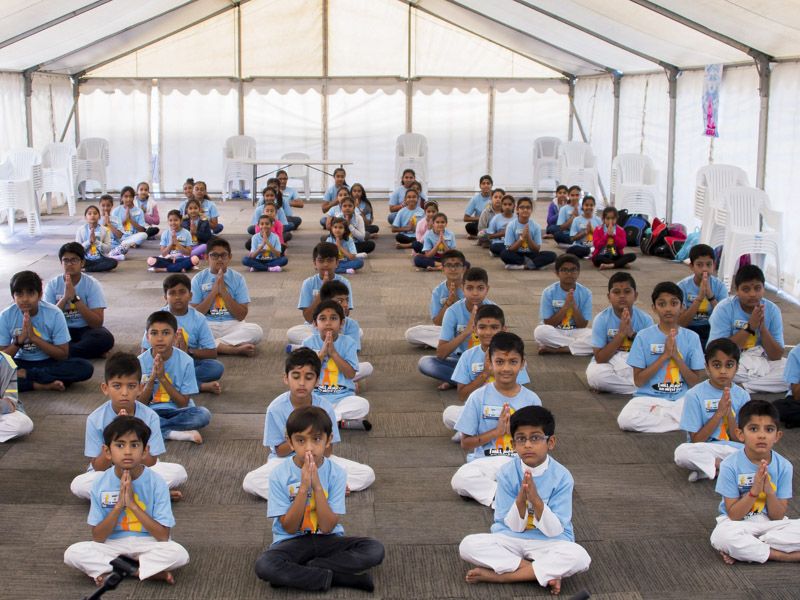 Children during the shibir session