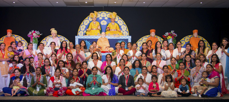 Group photo of devotees