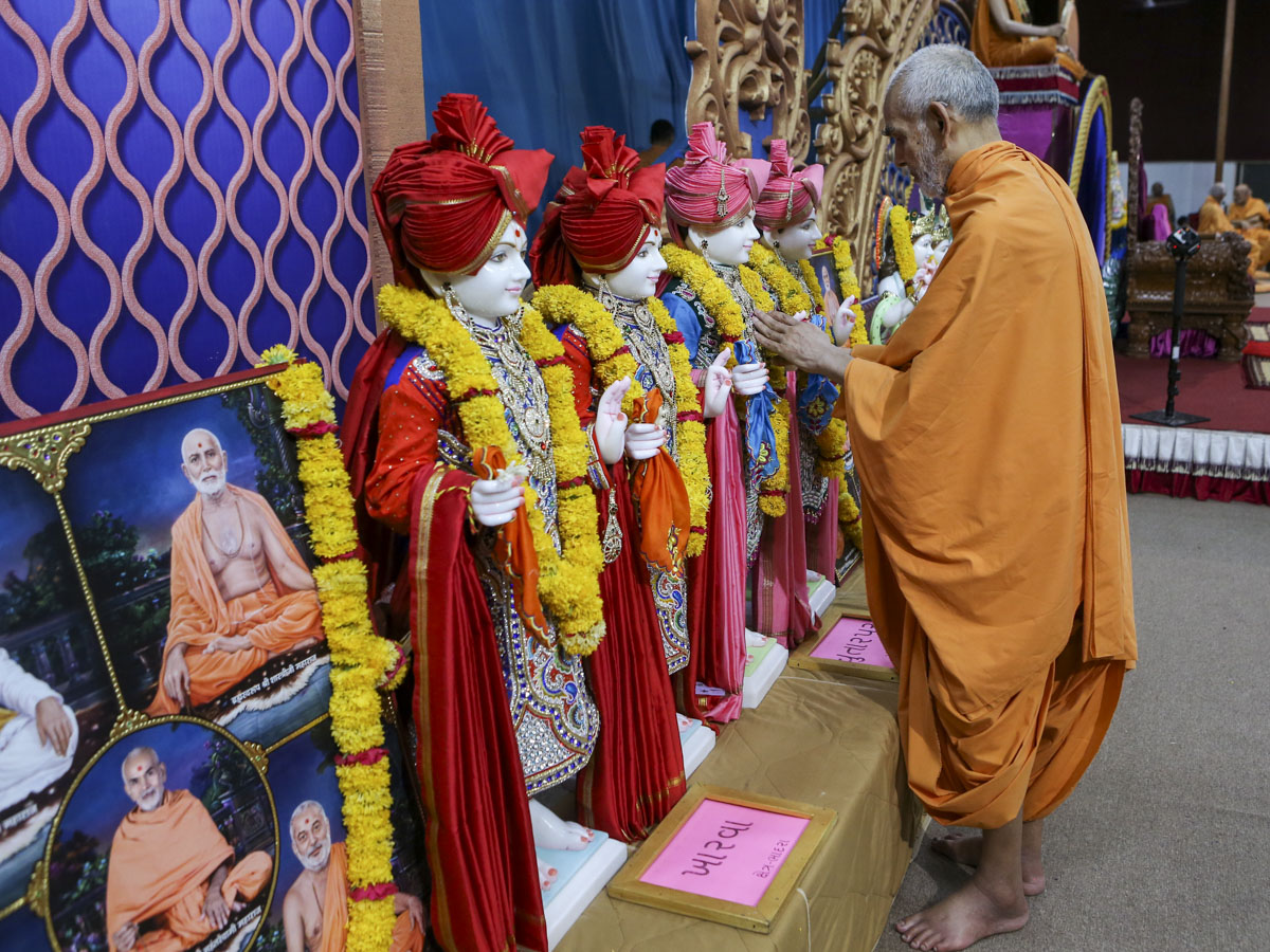 Swamishri performs pratishtha rituals of murtis for new  BAPS Shri Swaminarayan Mandirs in Bhensdad, Dhutarpur and Kharva (Bhadra region), 31 May 2017