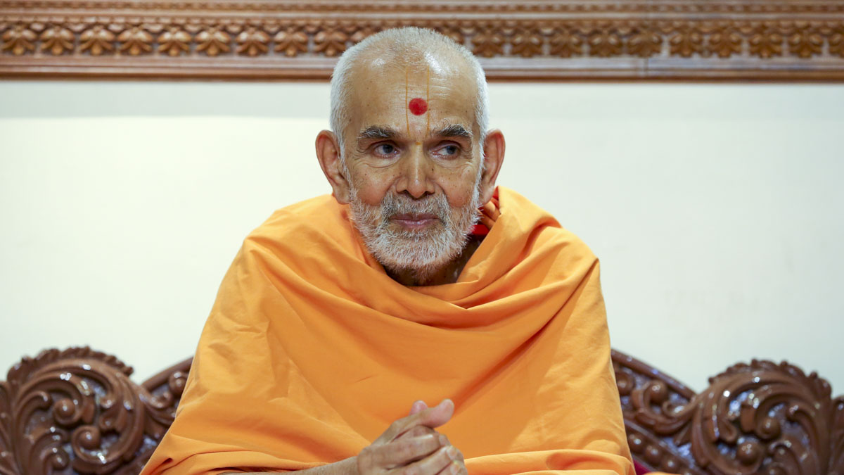 Swamishri in a divine mood, 2 June 2017