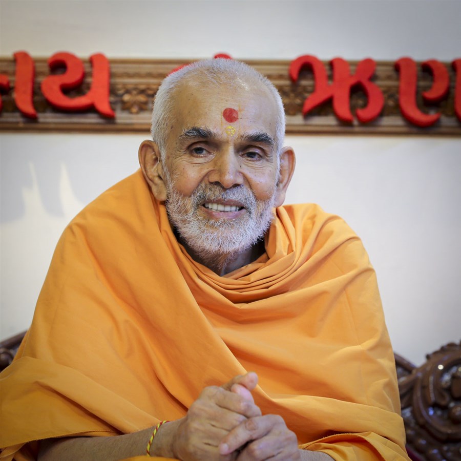 Swamishri in a divine, jovial mood, 3 June 2017