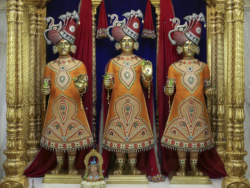 Chandan Adornments 2017, Atladra (Vadodara)
