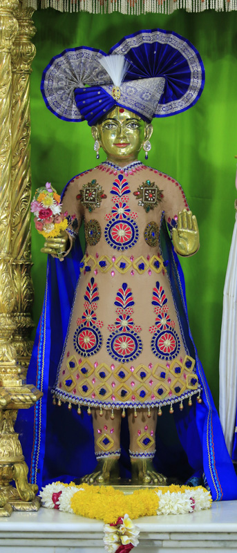 Chandan Adornments 2017, Mahelav