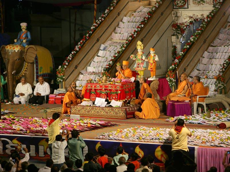 Diwali Celebration with Pramukh Swami Maharaj, Gondal,2009 - 