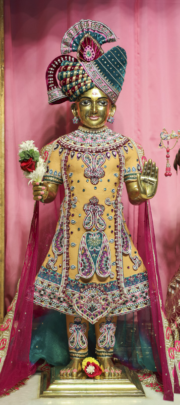 Chandan Adornments 2017, Surat