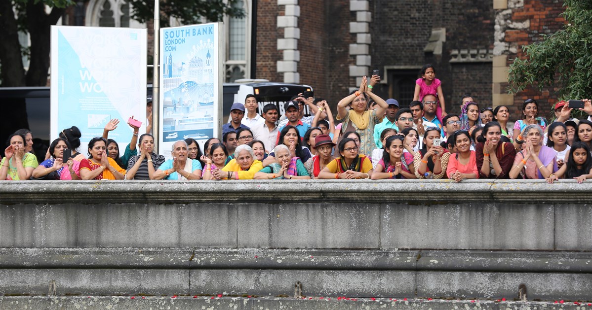 Devotees remained engrossed in the darshan of Swamishri and the ceremony...