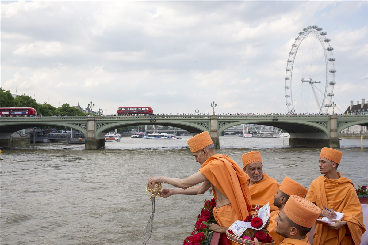 The two-hour ceremony covered some of the most iconic landmarks of London's skyline...