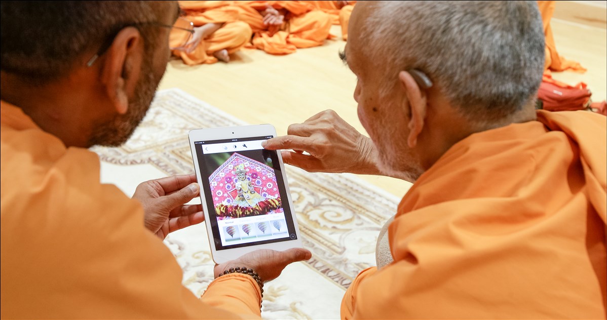 Swamishri inaugurates and blesses the official BAPS Instagram channel (instagram.com/baps)