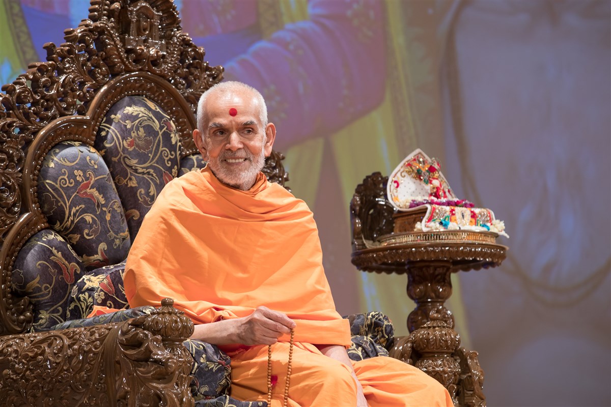 Swamishri in a divine mood, 3 July 2017