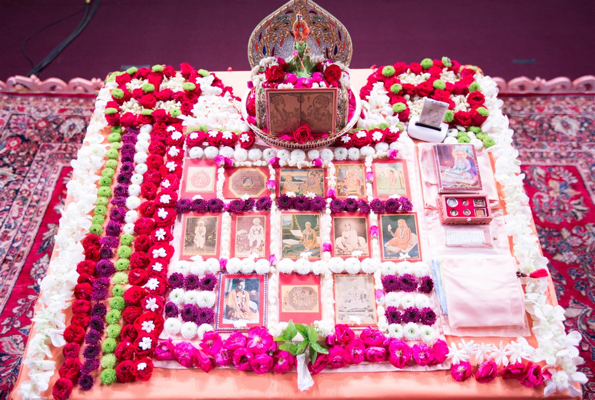 Swamishri's puja