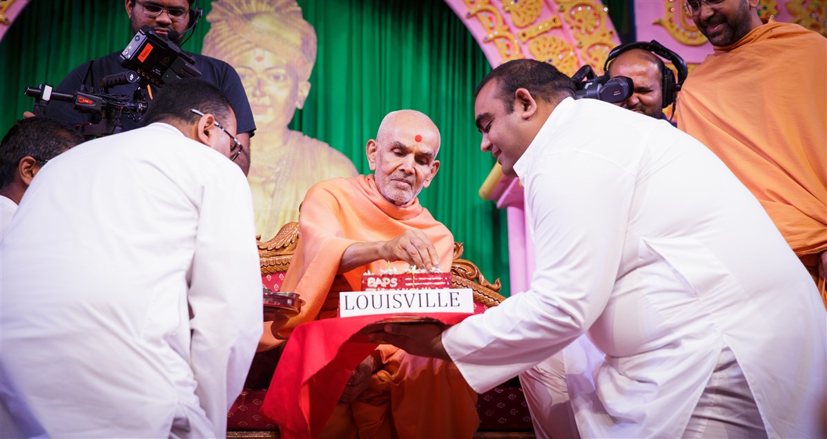 Swamishri blesses expansion plans of the BAPS Shri Swaminarayan Mandir, Louisville