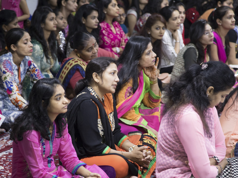 Devotees during the satsang assembly