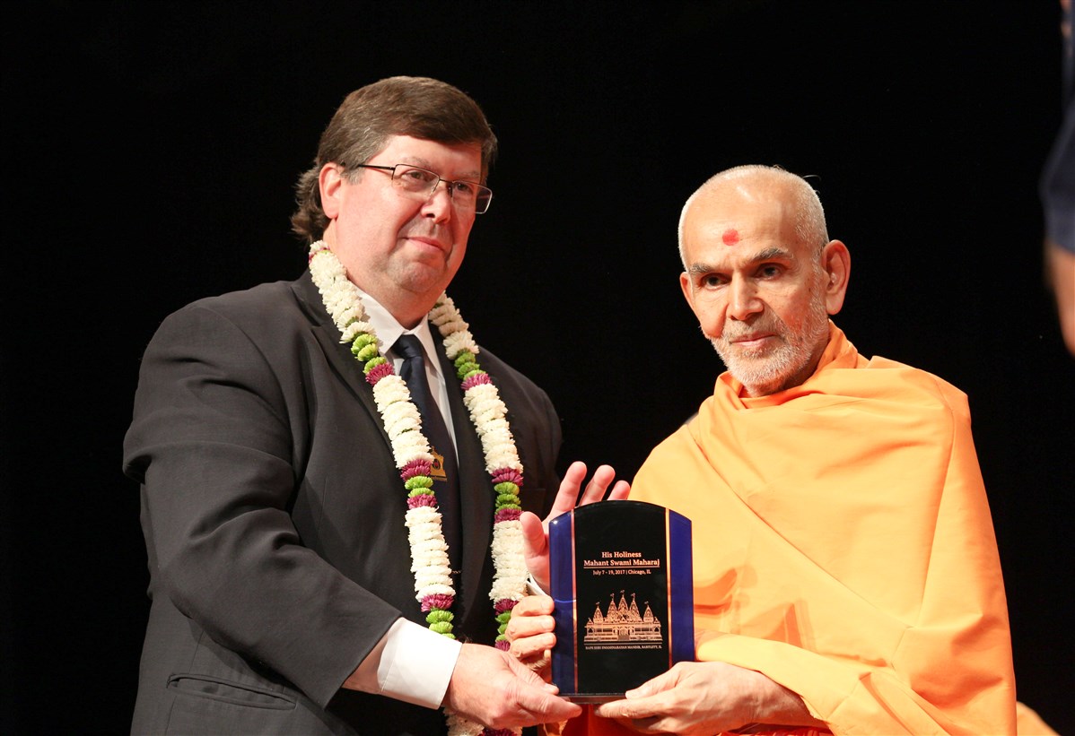 Swamishri with State Representative Randy Ramey, 18 July 2017