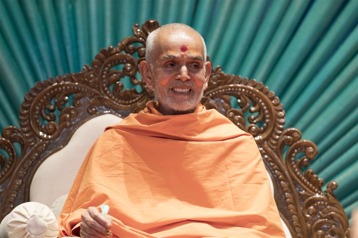 Swamishri in a jovial mood