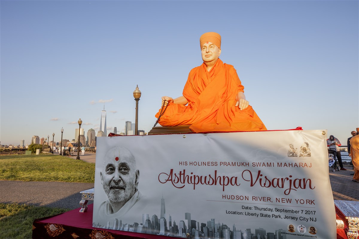 His Holiness Pramukh Swami Maharaj's murti at Liberty State Park on the banks of the Hudson River 