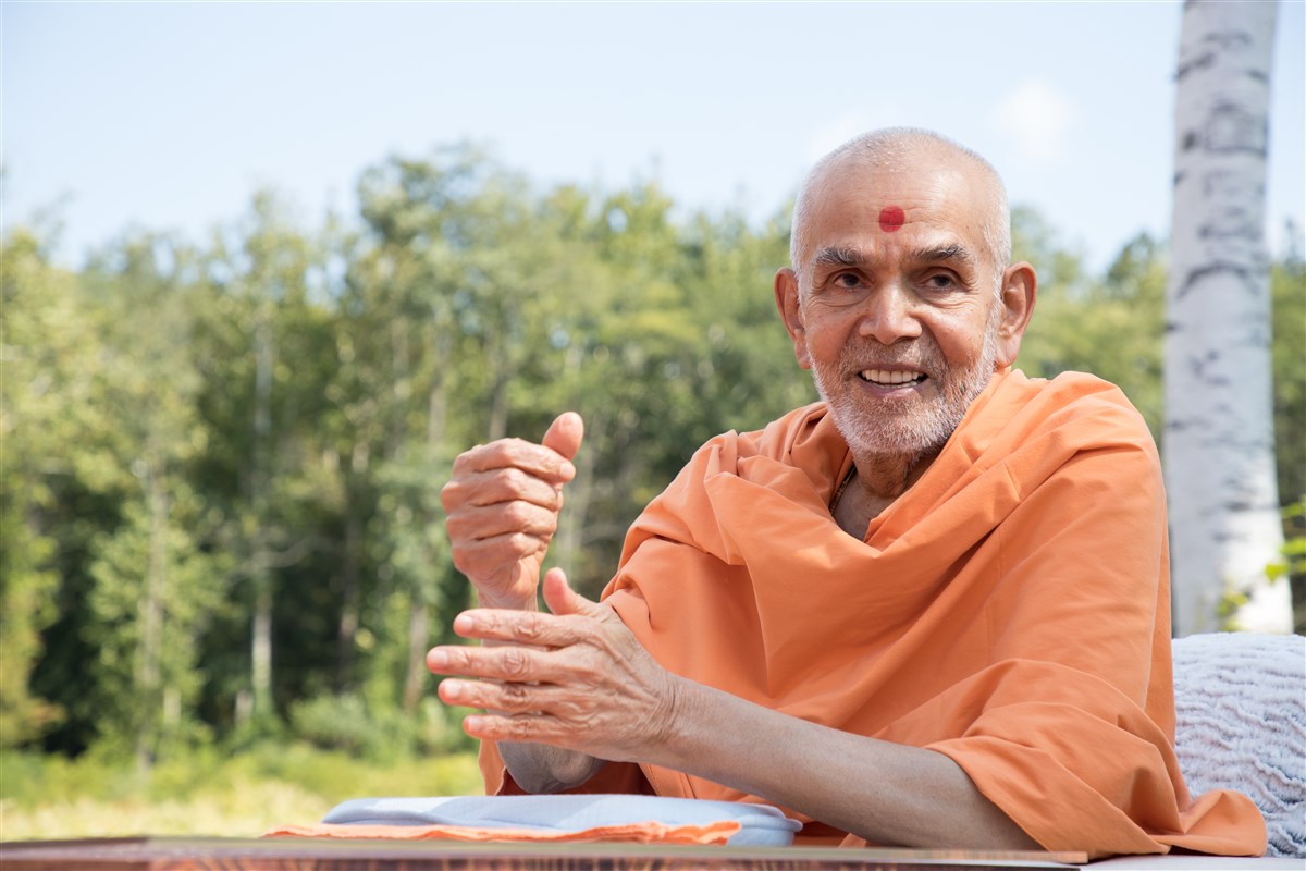 Swamishri in a jovial mood, 18 September 2017