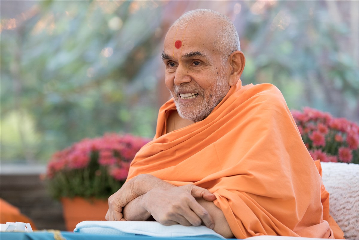 Swamishri in a jovial mood, 19 September 2017