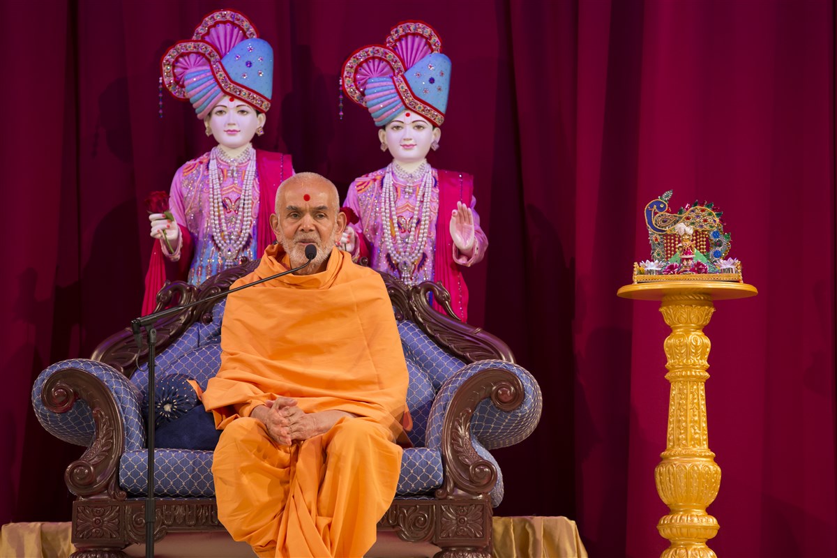 'World peace is a daily endeavour that begins in every home and heart.' - Mahant Swami Maharaj