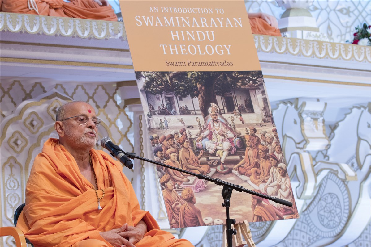 Ishwarcharandas Swami welcomed the new book and urged for it to be read widely