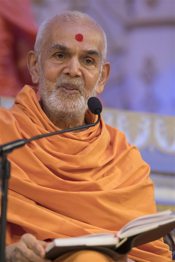 Swamishri provides profound reflections on Bhagwan Swaminarayan's teachings