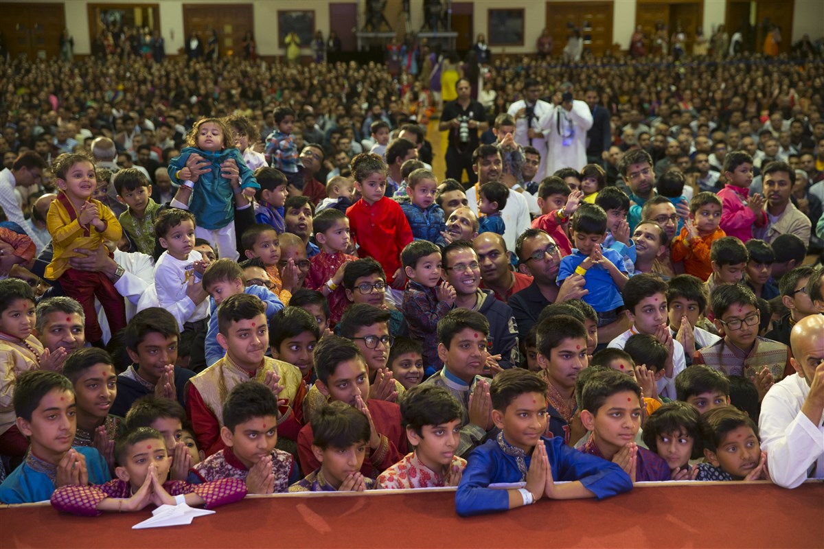 ... and the children enjoy greeting Swamishri