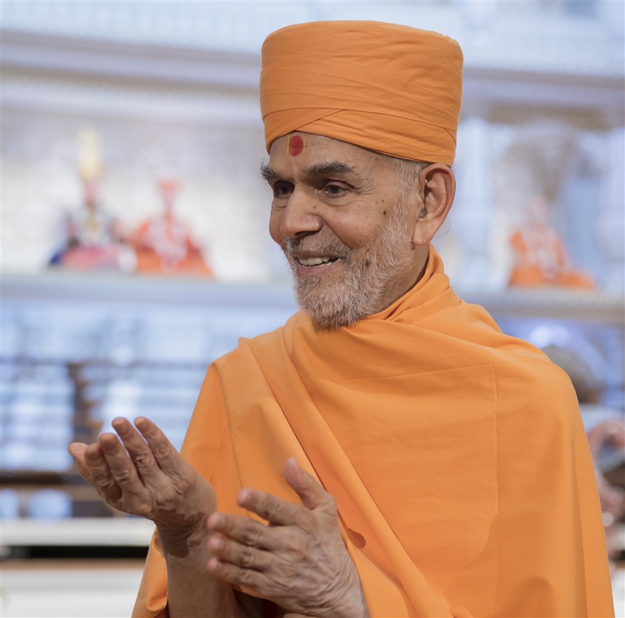 Swamishri responds to the child's devotional plea