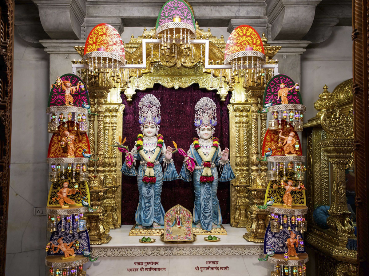 Bhagwan Swaminarayan and Aksharbrahman Gunatitanand Swami, 22 Oct 2017