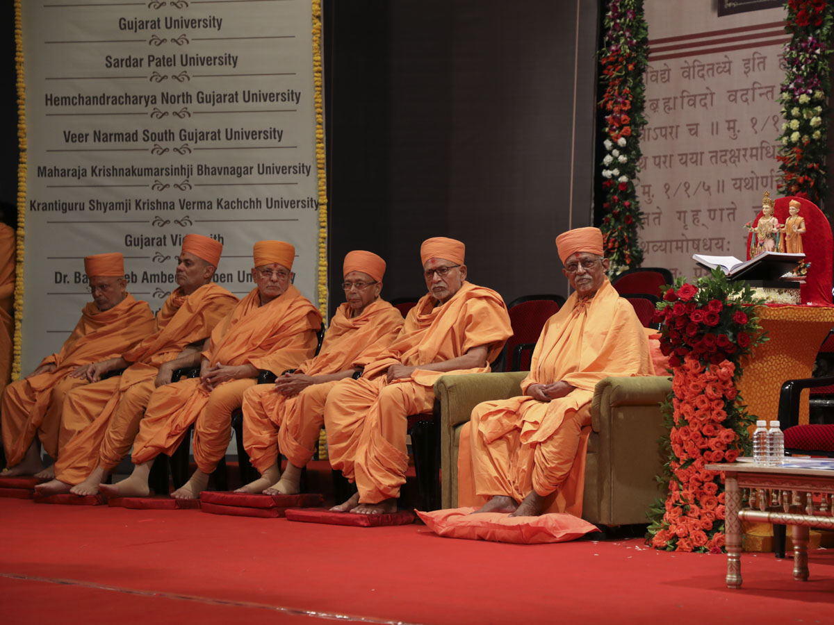 Pujya Doctor Swami, Pujya Bhaktipriya Swami (Kothari Swami), Pujya Tyagvallabh Swami, Pujya Ishwarcharan Swami, Pujya Viveksagar Swami and Pujya Ghanshyamcharan Swami during the assembly