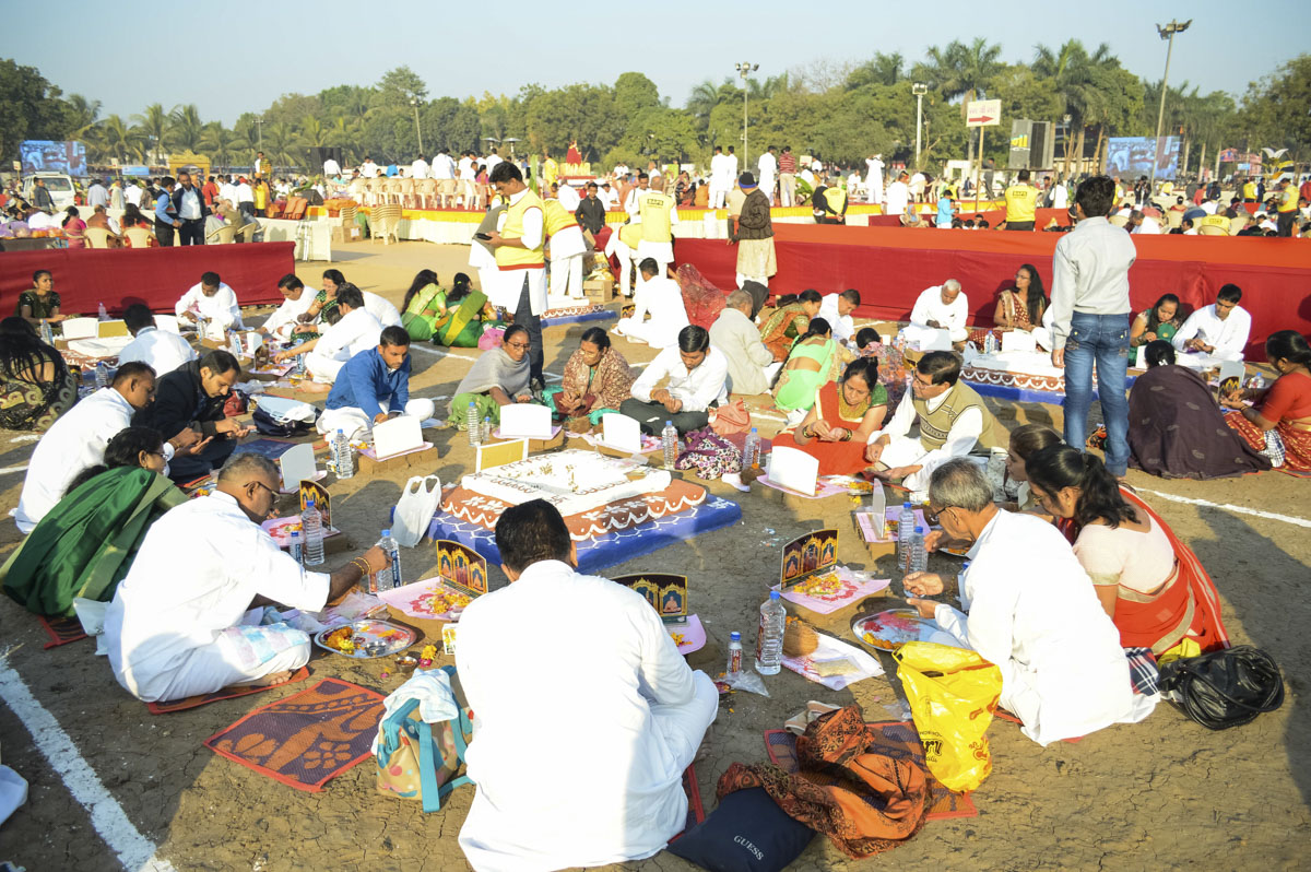 Devotees participate in the mahayagna