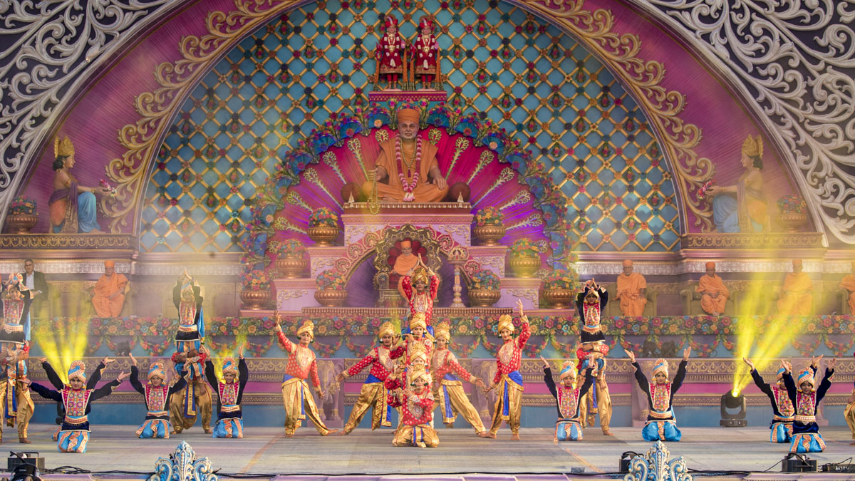 Children perform a bhakti nrutya